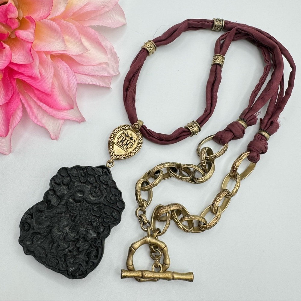 Lucky Brand Eastern Mystic Faux Stone Carved Pendant Necklace India Ornate Chain